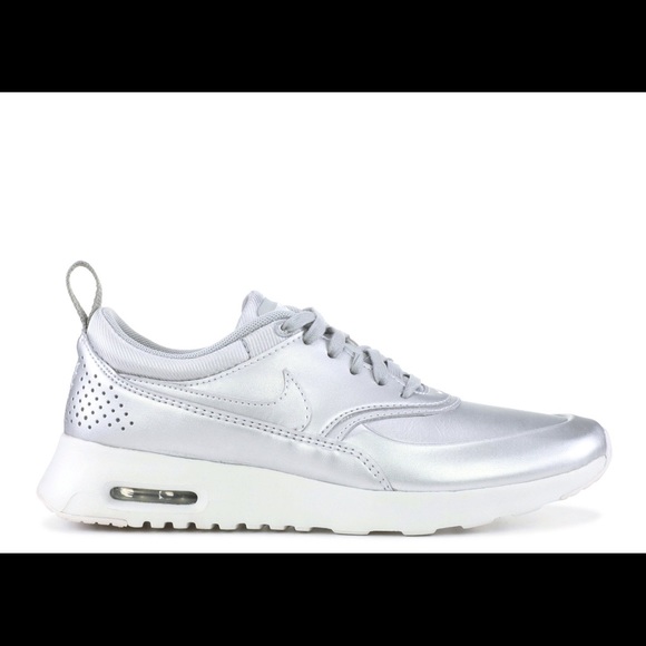 NWT Nike Air Max Thea SE Metallic Lace Up Sneakers - Picture 1 of 3